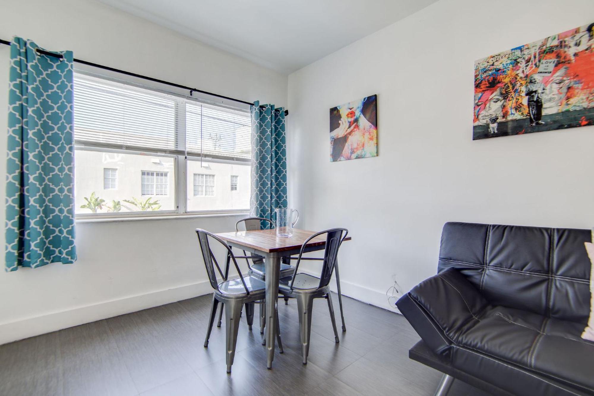 Chic Large Studio Apt Near Ocean Drive South Beach マイアミビーチ エクステリア 写真