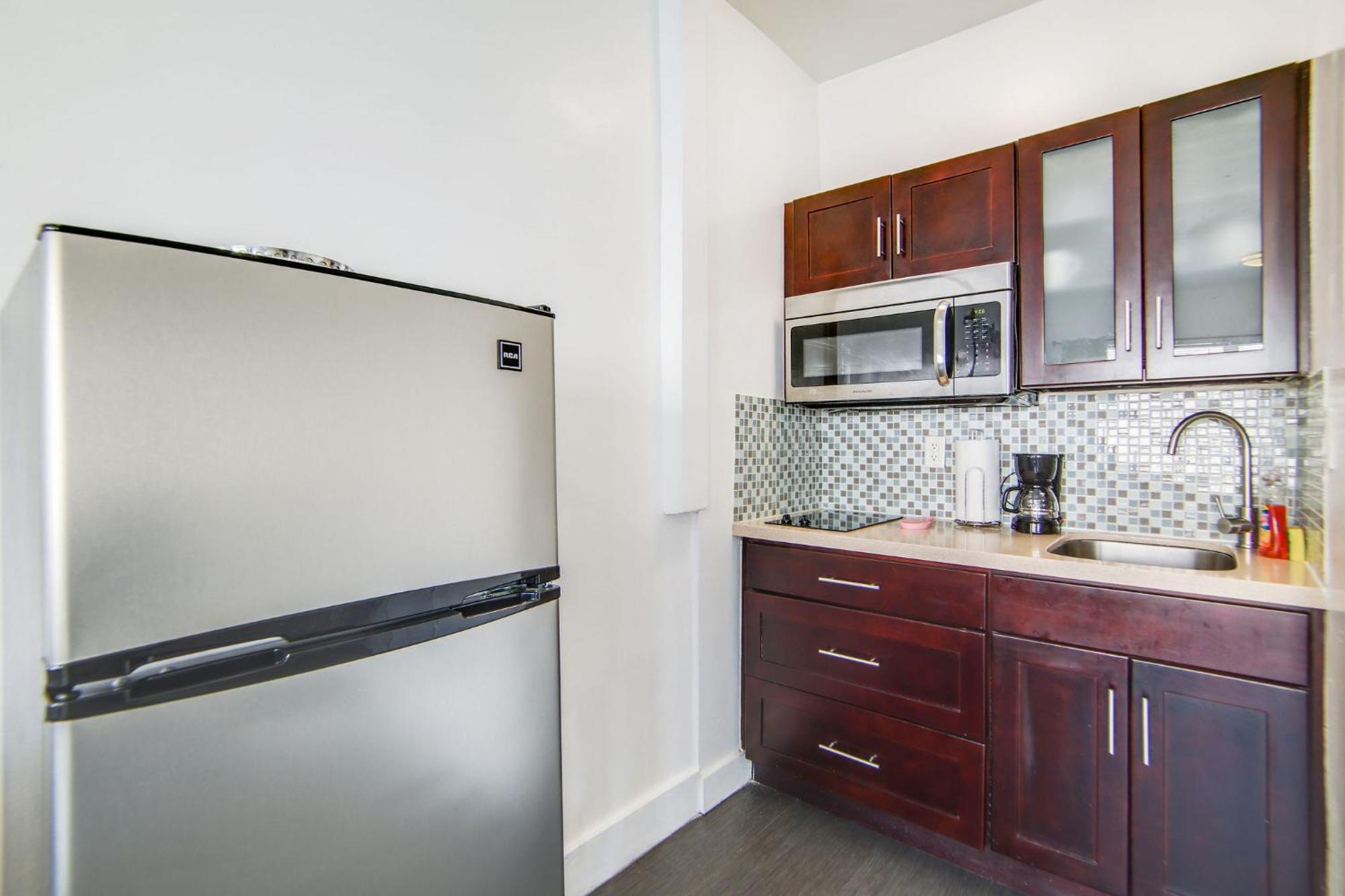 Chic Large Studio Apt Near Ocean Drive South Beach マイアミビーチ エクステリア 写真