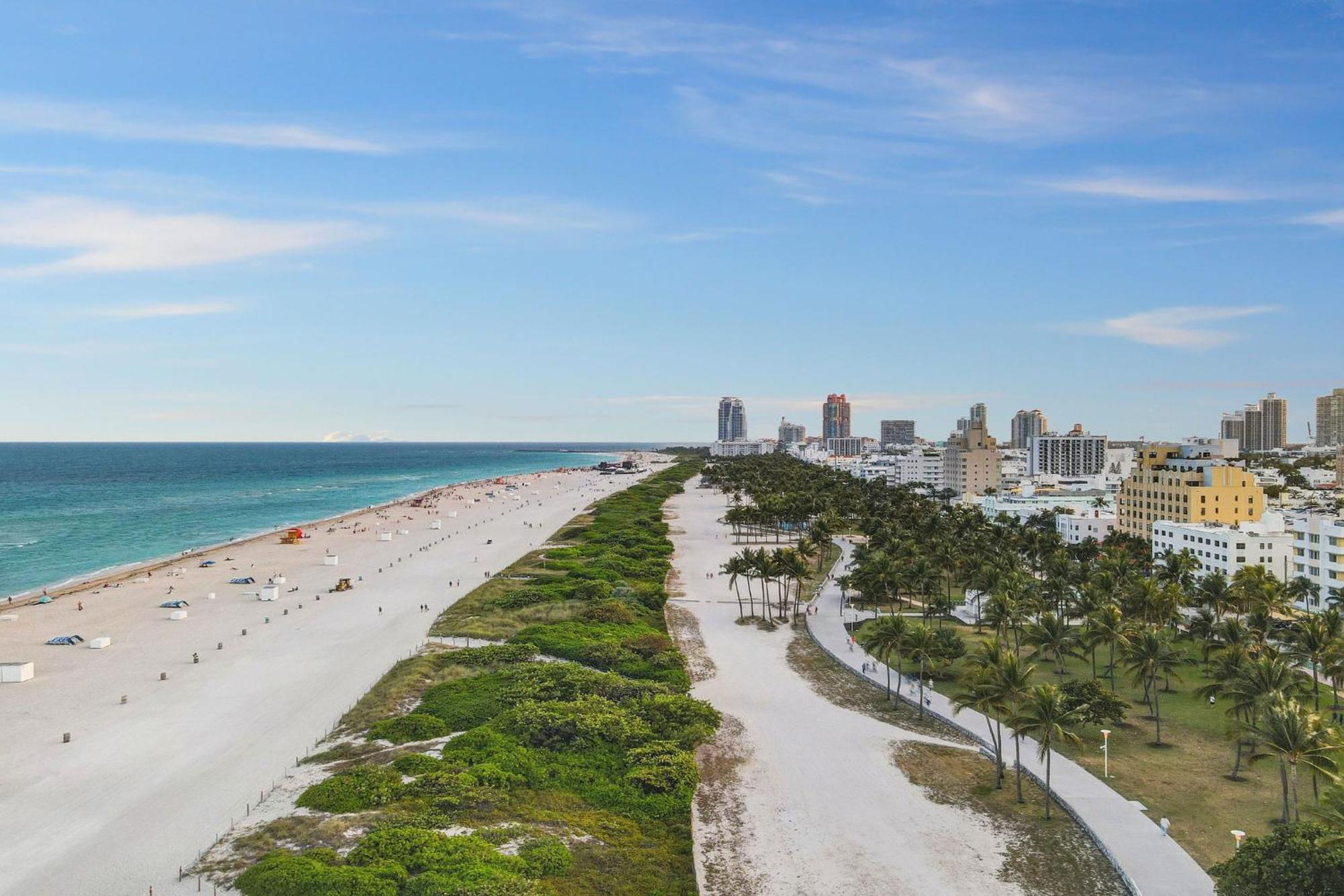 Chic Large Studio Apt Near Ocean Drive South Beach マイアミビーチ エクステリア 写真