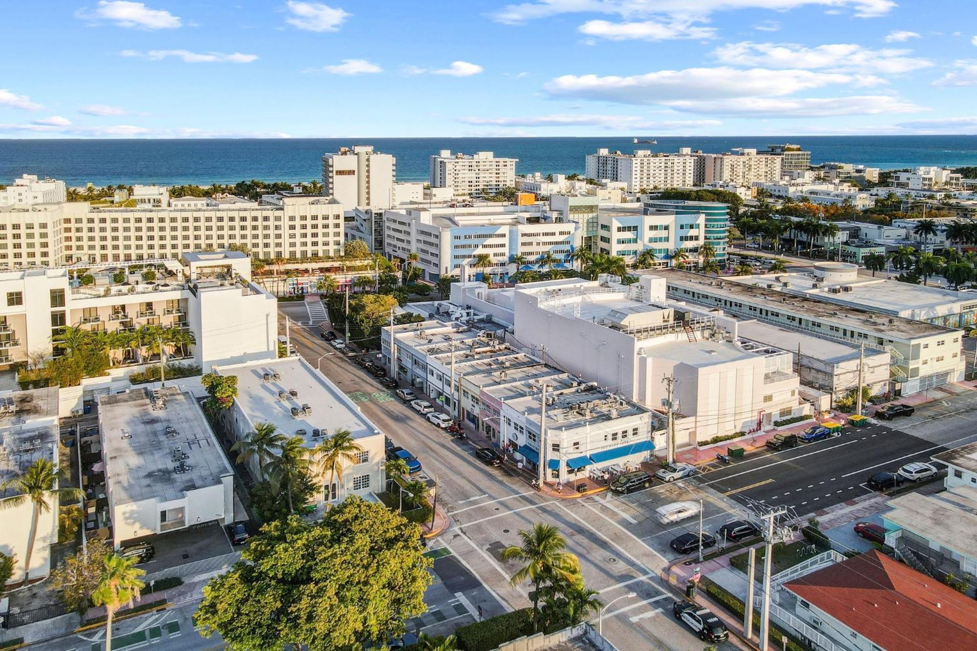 Chic Large Studio Apt Near Ocean Drive South Beach マイアミビーチ エクステリア 写真